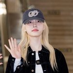 [현장포토] "미모가 <b>반칙</b>"...리즈, 러블리 금발