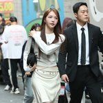 '박서준 열애설' 수스, <b>명동</b> 포착