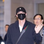 [댓글부탁해] [현장포토] "공항이 <b>들썩</b>!"...진, 슈스의...