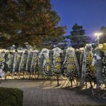 현재 SM 사옥에 <b>도배</b>되고 있다는 승한 탈퇴 촉구 근조화환들