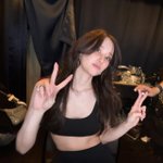 전종서, 군살 없이 크롭탑 입고 'V'포즈