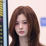 <b>설윤</b> 진짜 예쁜거같음