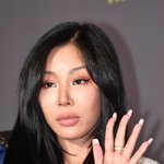 제시, <b>일행</b>이 팬 폭행하는데 모른척 논란→“너무 당황해서” 입장