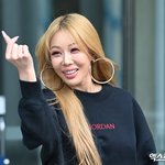 제시, 폭행 팬 외면 논란…빠른 해명에도 비난 여론 '매섭다' [엑's...