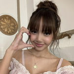 앙증 볼하트! 블랙핑크 리사, '핑크핑크' 메이크업으로 깜찍 매력...