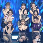 니쥬, 상큼발랄 '골든웨이브' 무대