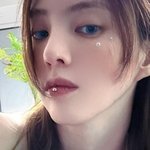 [모두드루와] 한소희, 빠져들 듯한 '푸른 눈'에 입술 피어싱....