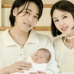 '슈주' <b>성민</b>김사은, 부모 똑 닮은 아기 공개...생후 20일 子와...
