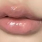 나 <b>입술</b> 예쁘지 않음?