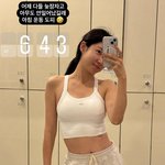  둘째 출산 후 40kg대 컴백? <b>브라</b>톱만 입고 잘록 허리 인증