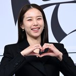 '이동건과 이혼' 조윤희 "연하남과 로맨스중"…용기 있는 '<b>셀프</b>고백'