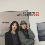 이미주, 레드벨벳 슬기 첫 사진전 현장 방문..'94즈'의 미모...