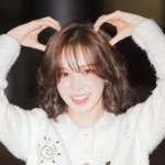 웬디, ‘햇살·꿀벌·꽃·버섯·<b>LOVE</b>’ (웬디의 영스트리트 출근길)...