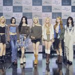 [SC현장]"롤모델과 협업이라니"…<b>빌리</b>, 아이유 지원사격 속 완전체...