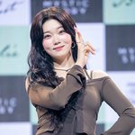 [드루와] [포토] <b>빌리</b> 츠키, 발그레 볼인사