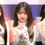 '완판 예고' 장원영, 화이트 로고 플레이 니트+숏팬츠로 '여친룩...