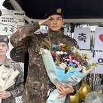 군대 한 4년은 있었던 것 같은 옹성우 전역