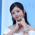 [포토] 레이, 콩<b>순이</b>의 귀여운 볼콕