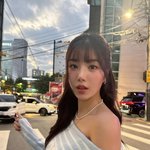 권은비, 오프<b>숄더</b> 입고 여리여리..청순 글래머