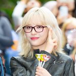 [사진]빌리 문수아,'달콤한 <b>막대</b>사탕과 함께'