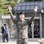 [현장포토] "호비 <b>is</b> FREE"...제이홉, 반가운 복귀