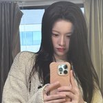 <b>MZ</b> 여신 고윤정, 초밀착 거울<b>셀카</b>도 문제 없네