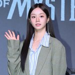 논란' 이후 <b>첫</b> 공식석상서 여유로운 <b>모습</b> "내년에도 열심히"