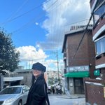 김세정, 일상 속 빛나는 미모…모자로도 가려지지 않는 미소