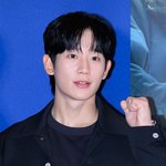 [모두드루와] [단독] '<b>FNC</b> 재계약' 정해인, 차기작 한국 아닌...