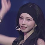 [댓글부탁해] <b>이날</b> 카리나 메이크업 진짜 예쁘다