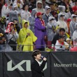 가수 규현, 한국시리즈 1차전 애국가 제창