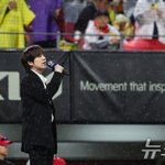 가수 규현, 한국시리즈 1차전 애국가 제창