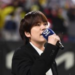 [포토] <b>KS</b> 1차전 애국가 부르는 슈퍼주니어 규현