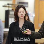 [왓<b>IS</b>] 김새론, 영화 촬영장서 포착…배우 복귀 재시동