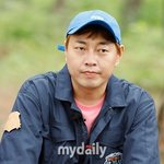 '불법도박' 이진호, 피의자 신분 경찰 <b>출석</b>…그저 "죄송하다" 말할...