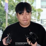 '불법 <b>도박</b>' 이진호, 경찰 출두..4번 고개 숙여 사과 "죄송...