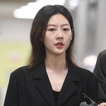  한소희·김수현 <b>친분</b>→영화 복귀…매번 핫한 이슈 메이커 [엑's...