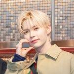 [댓글부탁해] [현장포토] "볼하트에 치인다"...성한빈, 금발의...