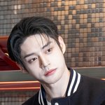 [댓글부탁해] [현장포토] "<b>지웅</b>스 딘"...김지웅, 짙은 잘생김