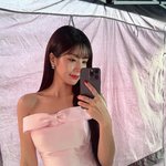 권은비 더 예쁜 건 거울 셀카 vs 남찍사