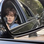 석<b>방단들</b>이 원빈 차에서 전담폈대