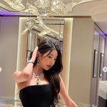 장원영, 이 허리가 가능해? CG 의심되는 개미 허리 '깜짝