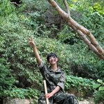 김세정, 입대 후 군생활 완벽 적응…제초작업 중에도 불변 미모