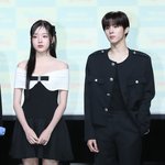 공개 열애' 김우석·강나언, 어색한 포토<b>타임</b>