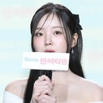 김우석과의 열애 <b>질문</b>에 답하는 강나언