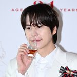 규현, <b>음미</b>하며 [포토엔HD]