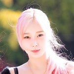 [현장포토] "금발 하고, 리즈"...지젤, 살아있는 인형