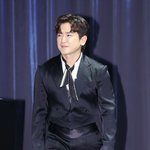 이민우, 연극 배우로서 첫 발걸음