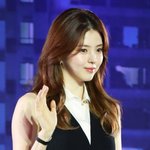  94년생 아니었다.."母 <b>수배</b>로 1년간 학업 중단"[공식]