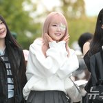 도희·히토미·<b>준휘</b>, 싱그러움이 활짝